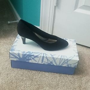 Black formal heels
